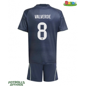 Real Madrid Federico Valverde #8 Bortaställ Barn 2025-26 Kortärmad (+ Korta byxor)